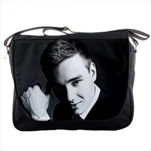 http://www.starsonstuff.com/17736-thickbox/one-direction-liam-messenger-bag.jpg