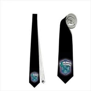 http://www.starsonstuff.com/18381-thickbox/harry-potter-slytherin-necktie.jpg