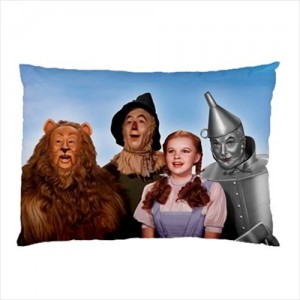 http://www.starsonstuff.com/18730-thickbox/the-wizard-of-oz-pillow-case.jpg