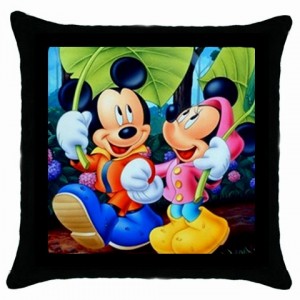 http://www.starsonstuff.com/1885-2311-thickbox/disney-mickey-and-minnie-mouse-cushion-cover.jpg