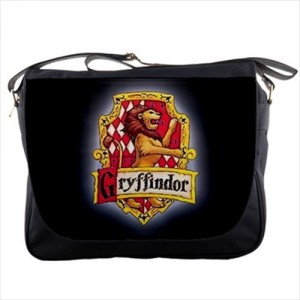 http://www.starsonstuff.com/19511-thickbox/harry-potter-gryffindor-messenger-bag.jpg