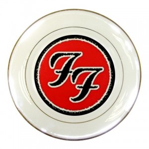 http://www.starsonstuff.com/227-295-thickbox/the-foo-fighters-logo-porcelain-plate.jpg