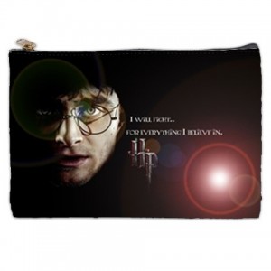 http://www.starsonstuff.com/2945-thickbox/harry-potter-cosmetic-bag.jpg