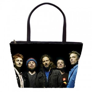 http://www.starsonstuff.com/3096-thickbox/pearl-jam-classic-shoulder-bag.jpg