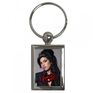 http://www.starsonstuff.com/3226-thickbox/amy-winehouse-signature-rectangle-keyring.jpg